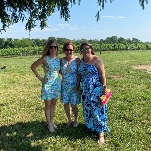 🌺🌸 Meet your Posh Ambassador! 🌸🌺 - Picture 3 of 3